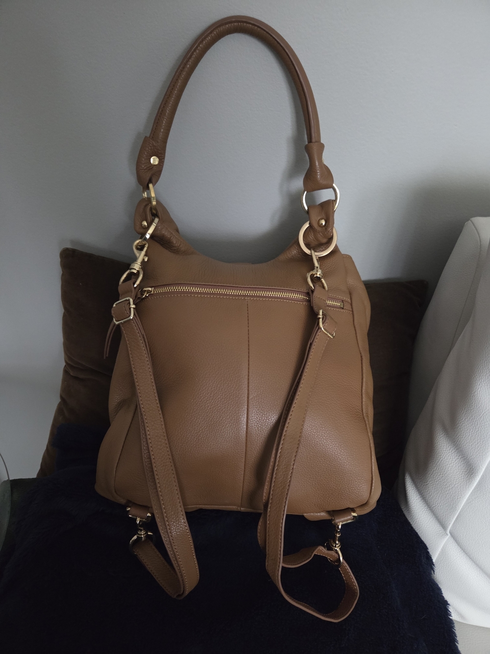 GILI Convertible Leather Backpack - Picture 4 of 8